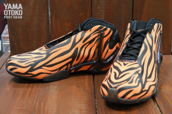 Detailed Look: Nike Zoom Hyperflight PRM “Tiger”