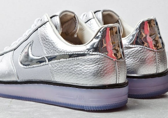 nike airforce1 downtown silver