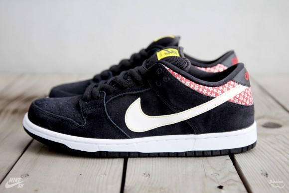 Nike SB Dunk Low Firecracker Pack