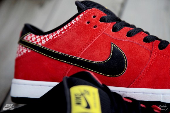 Nike SB Dunk Low Firecracker Pack