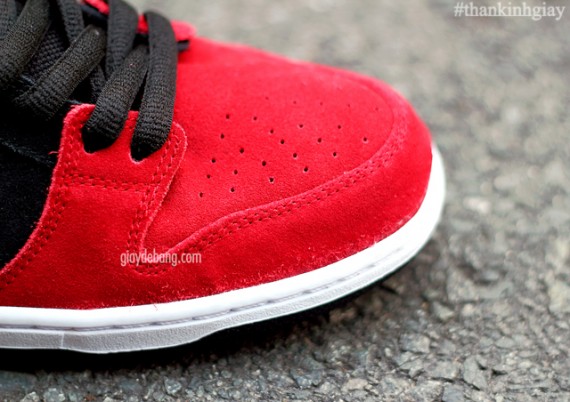 nike-sb-dunk-low-red-black-yellow-2