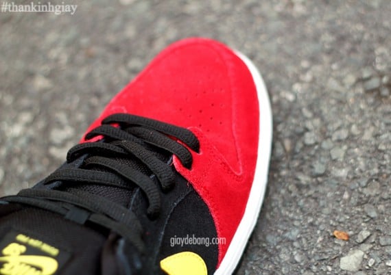 Nike SB Dunk Low Pro ‘Red/Black-Gold’