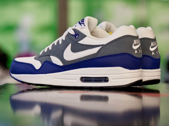 deep royal blue air max