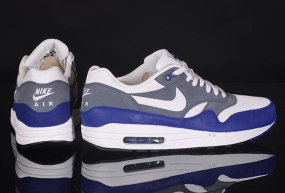 am1 royal blue