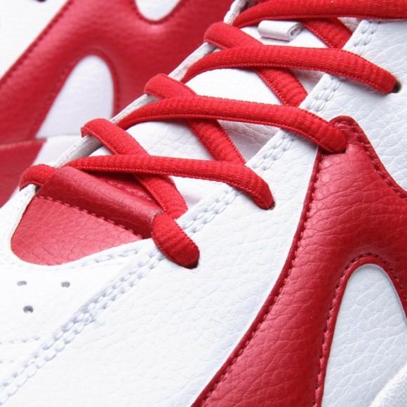 SNS x Reebok Kamikaze II Polkagris Release Reminder