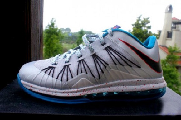 Lebron X Low “Hornets” – Release Reminder