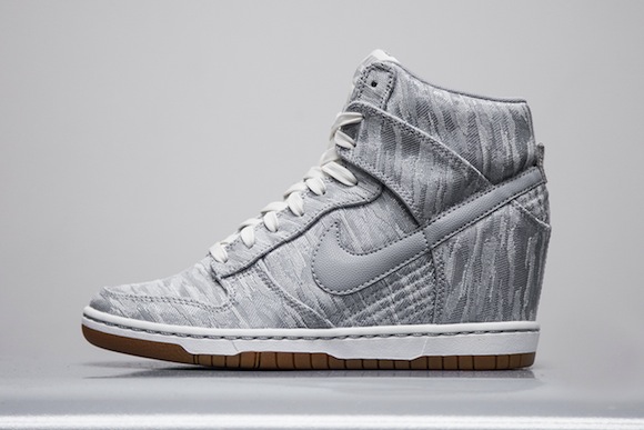 Nike Dunk High WMNS Satin New Release