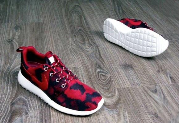 Nike Roshe Run WMNS Noble Red Now Available