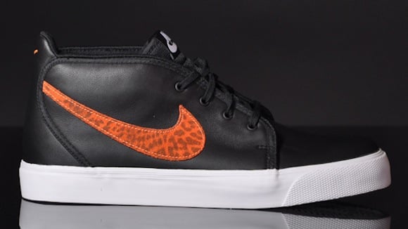 Nike Toki Premium FB Safari New Release