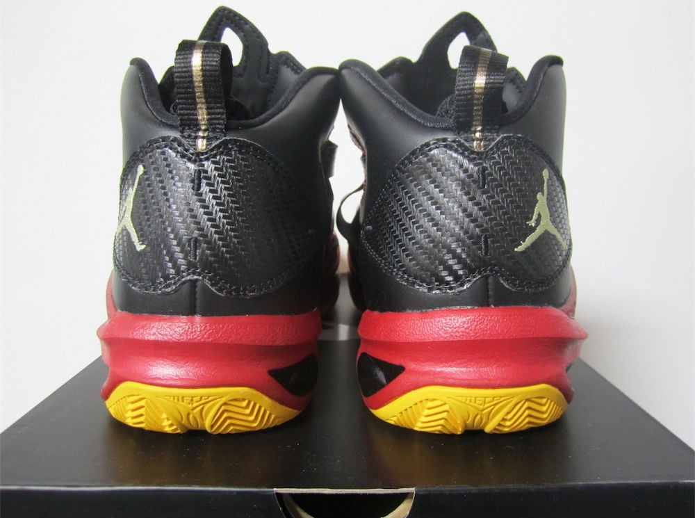 jordan-melo-m9-black-metallic-gold-gym-red-university-gold-3