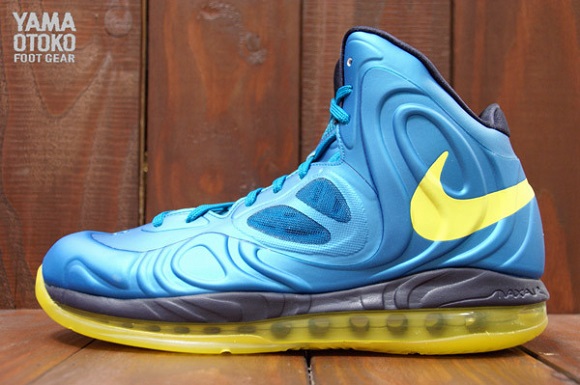 Nike Air Max Hyperposite Tropical Teal Sonic Yellow Detailed Look
