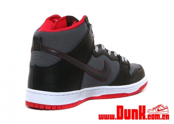 nike-sb-dunk-high-black-red-grey-rip-stop-4