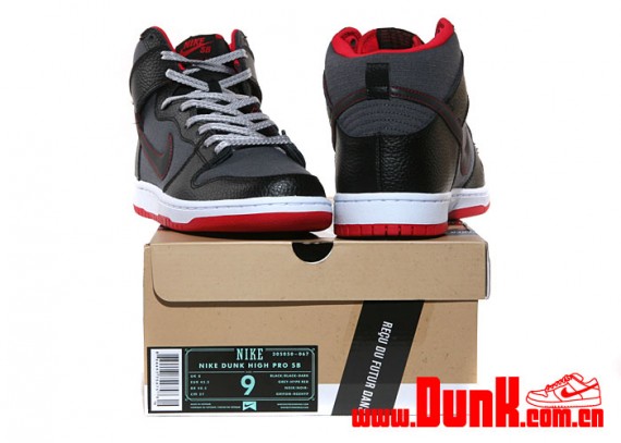 nike-sb-dunk-high-black-red-grey-rip-stop-6