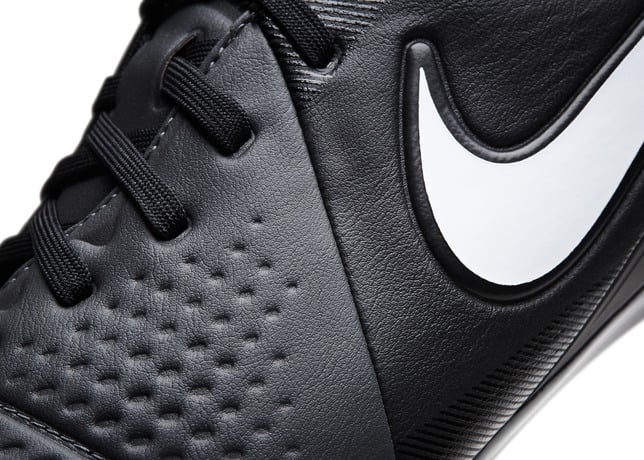 nike-soccer-goes-back-to-black-for-start-of-new-season-14