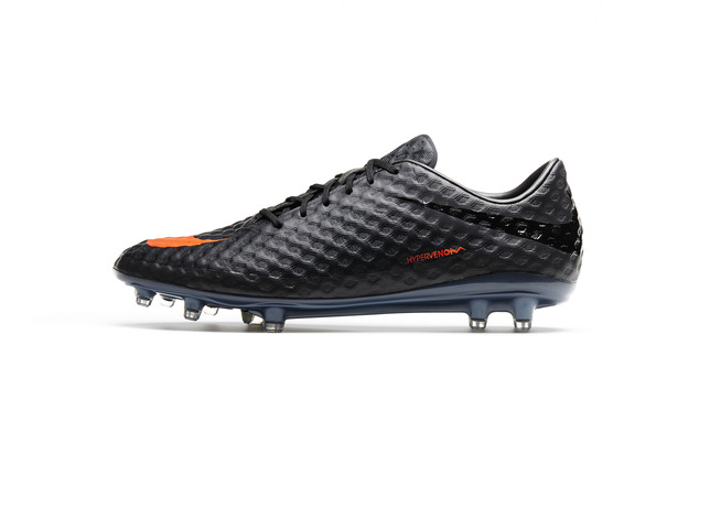 nike-soccer-goes-back-to-black-for-start-of-new-season-6