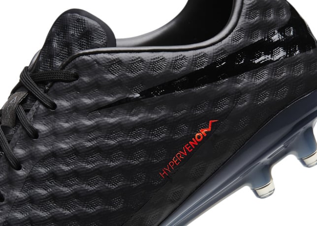 nike-soccer-goes-back-to-black-for-start-of-new-season-7