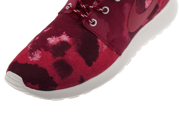 Nike WMNS Roshe Run Fusion Red Camo