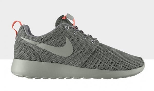 Nike WMNS Roshe Run ‘Mercury Grey/Grey-Atomic Pink’ | Now Available