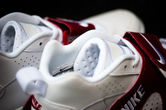 release-reminder-nike-air-veer-white-white-university-red-4