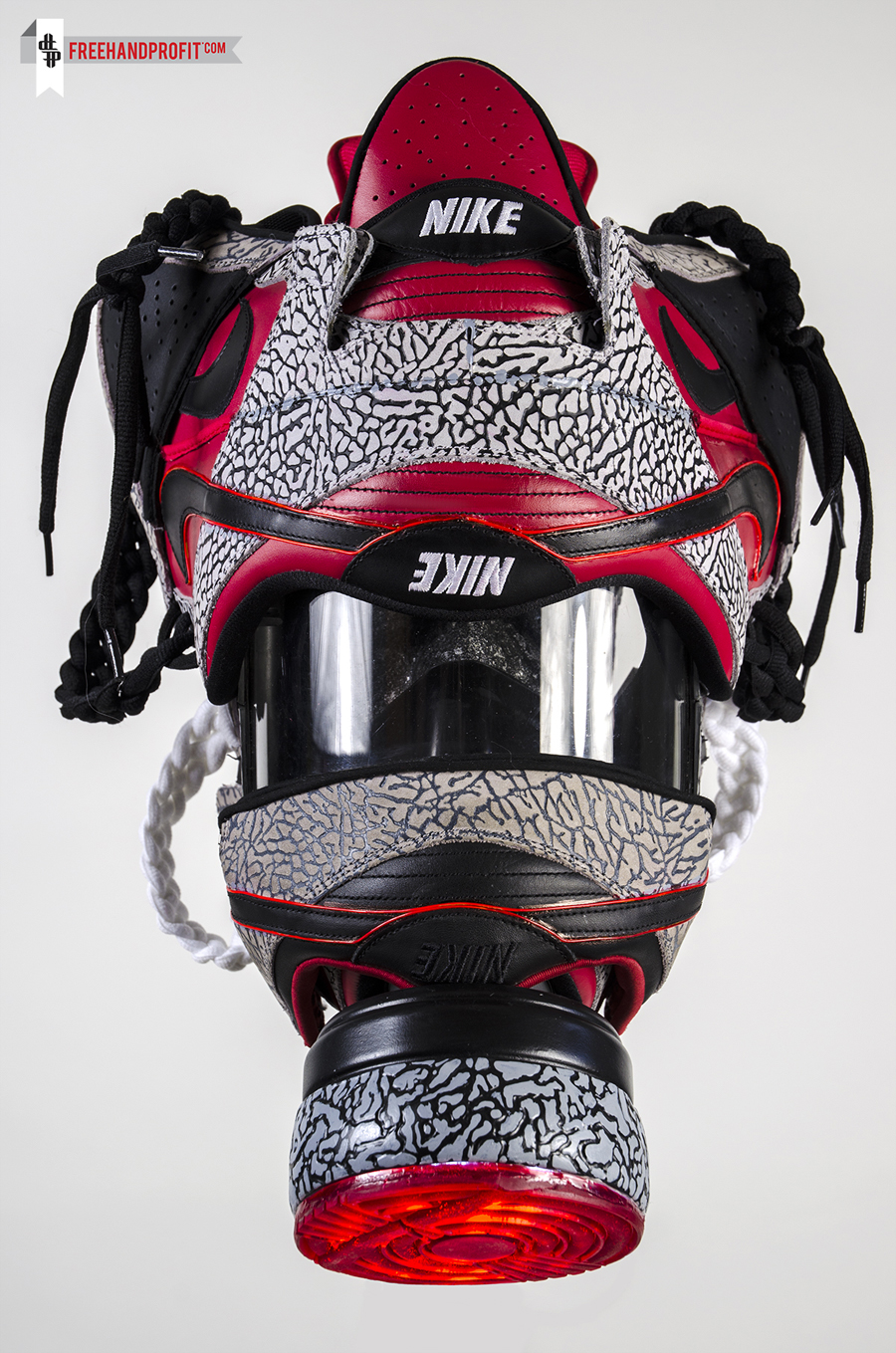 Nike SB x Supreme Dunk Gas Mask