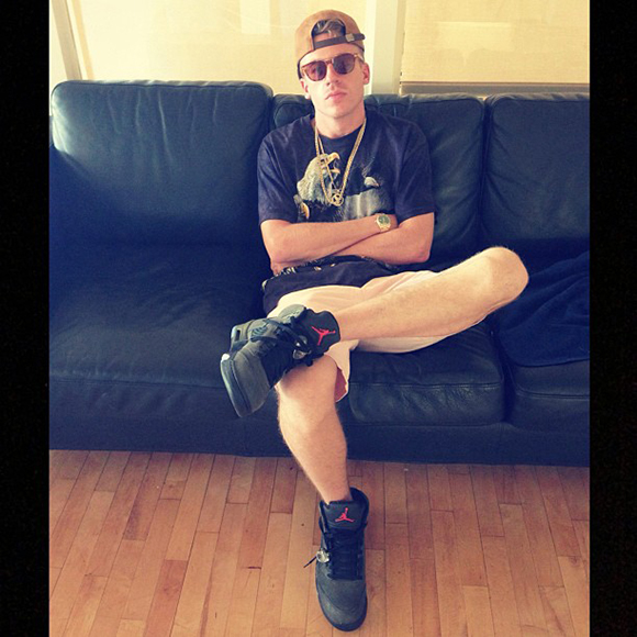 Celebrity Sneaker Watch: Macklemore rocks the Jordan 5 (V) “Fear” Early