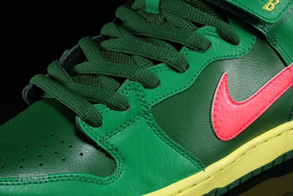 Nike SB Dunk Mid “Lucky Green/Fortress Green–Atomic Red” – Now Available