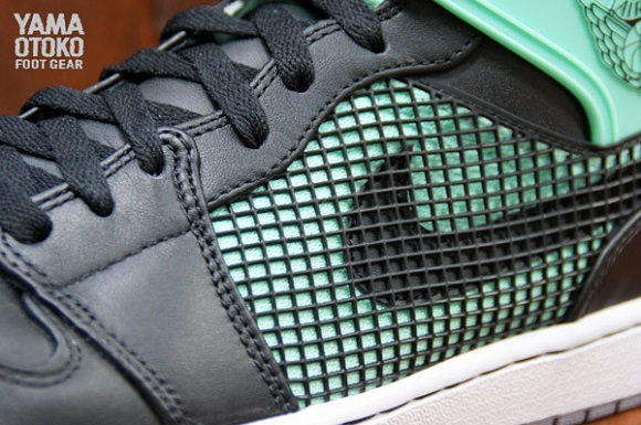 Air Jordan I 1 89 Green Glow Release Info And Detailed Look