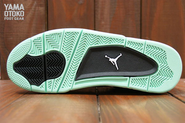 Air Jordan IV Retro Green Glow Detailed Look