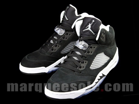 when does the oreo jordans come out