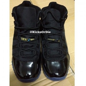 Kobe 7 Snake Pool For Sale All White Nike Dunk Sneakers