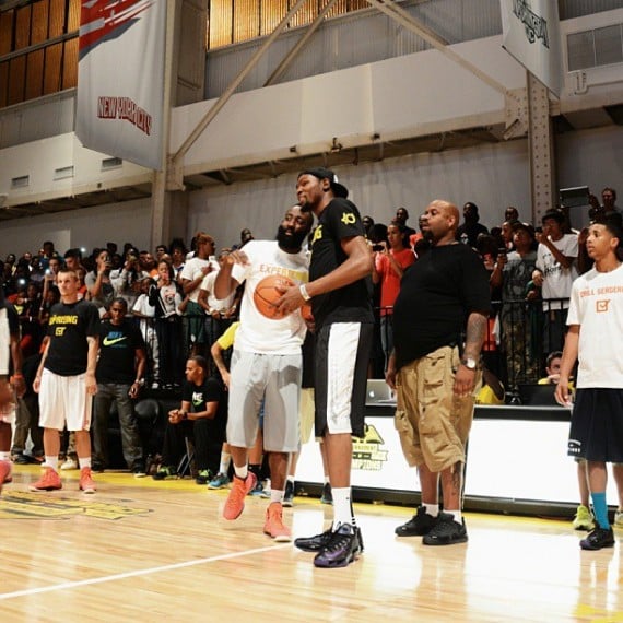 Kevin Durant in NIKEiD KD 6 Chroma