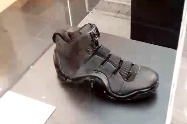 lebron-james-preview-nike-lebron-blackout-collection-8