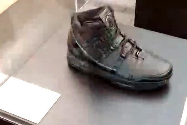 lebron-james-preview-nike-lebron-blackout-collection-9