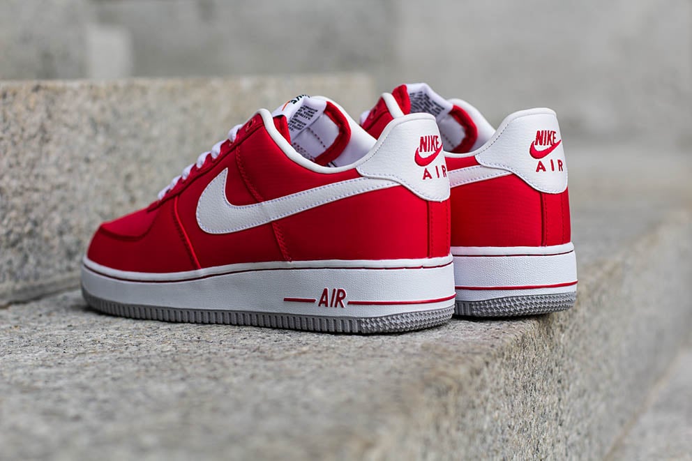 nike-air-force-1-low-university-red-2