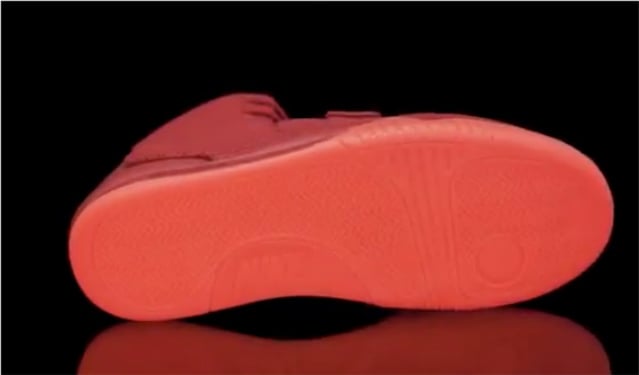 nike-air-yeezy-2-red-october-preview-5