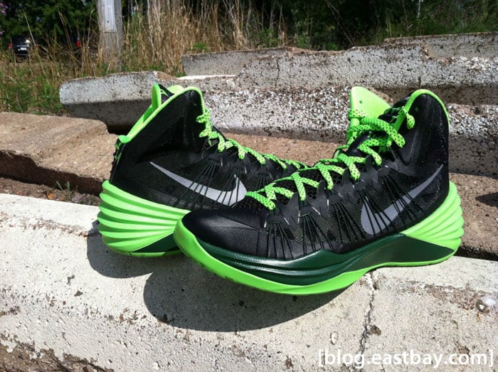 nike-hyperdunk-2013-new-colorway-now-available-3