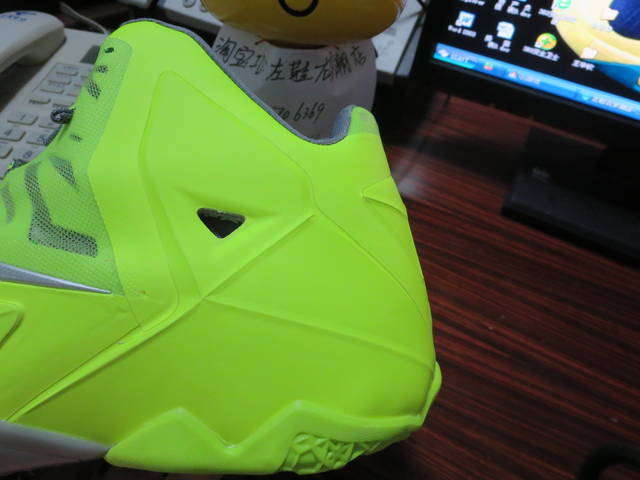 nike-lebron-xi-11-volt-24