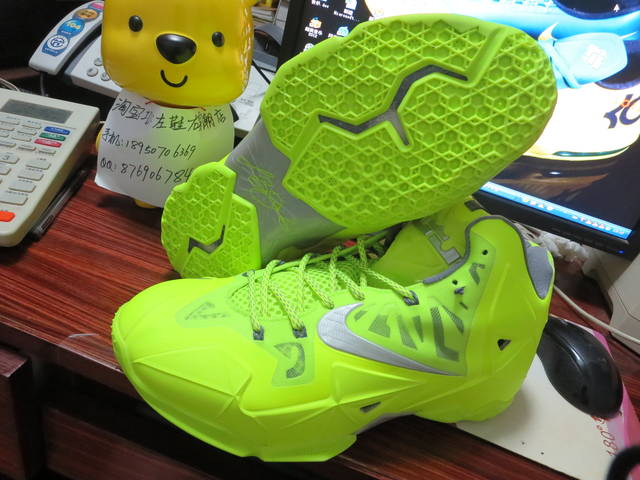 nike-lebron-xi-11-volt-7