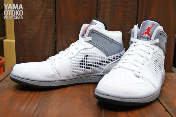 Air Jordan I (1) ’89 “White Cement” : Release Info and Detailed Look