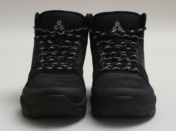 Nike ACG Alder Mid Available Now