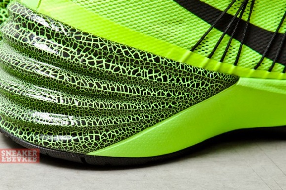 Nike Hyperdunk 2013 Volt – First Look