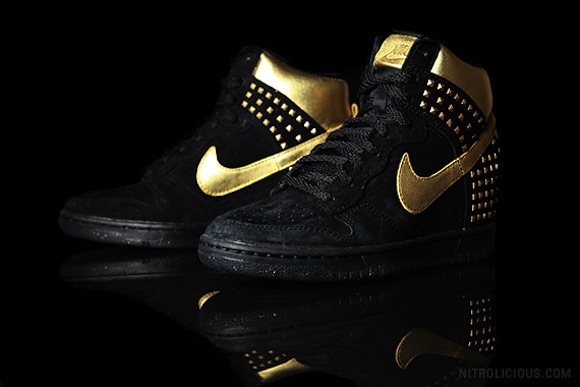 Nike WMNS Dunk Sky Hi Gold Stud New Release