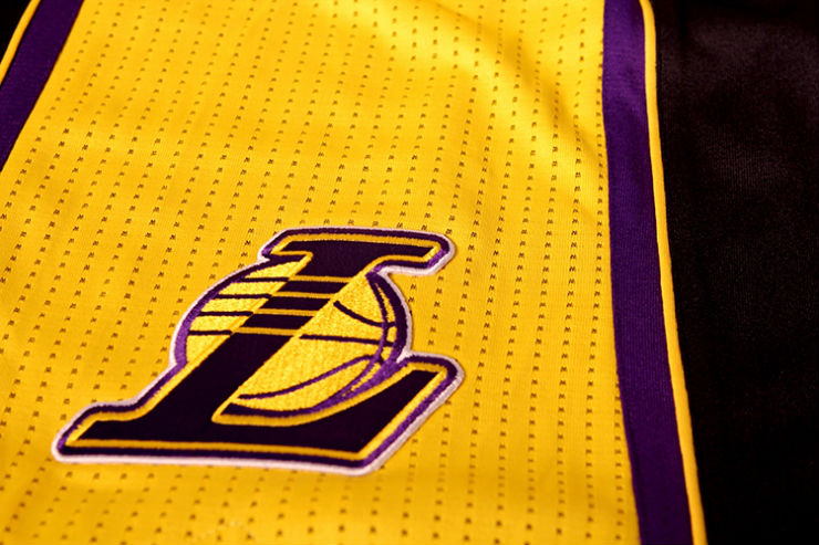 los-angeles-lakers-unveil-new-hollywood-night-black-alternate-uniforms-8