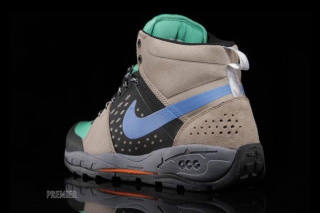 nike-acg-alder-khaki-gamma-green-3