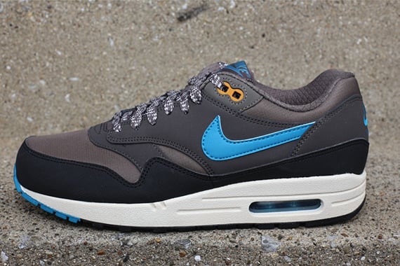 Nike Air Max 1 Essential Smoke Black Blue Now Available