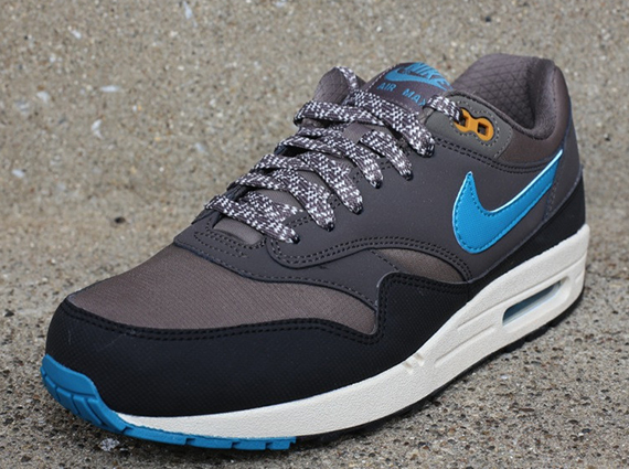 Nike Air Max 1 Essential Smoke Black Blue Now Available