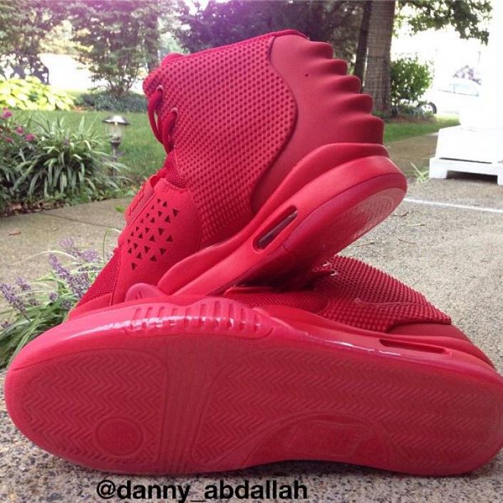 nike-air-yeezy-2-red-october-new-images-2