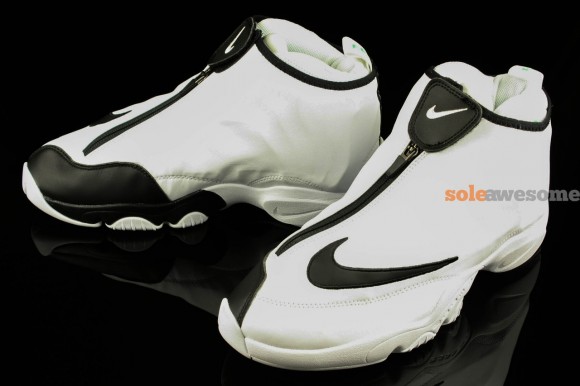 nike-air-zoom-flight-the-glove-white-black-new-images-4