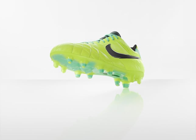 nike-football-introduces-new-high-visbility-collection-16