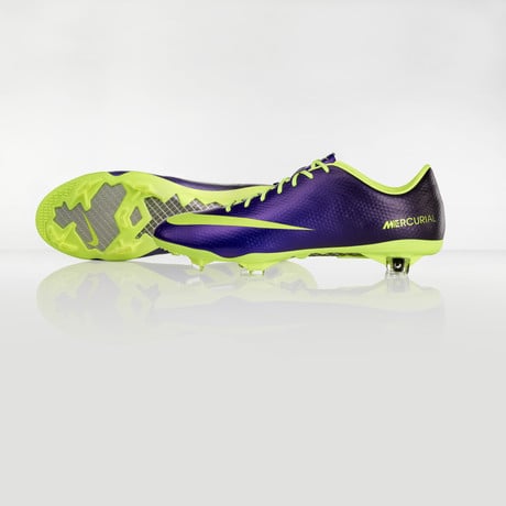 nike-football-introduces-new-high-visbility-collection-6